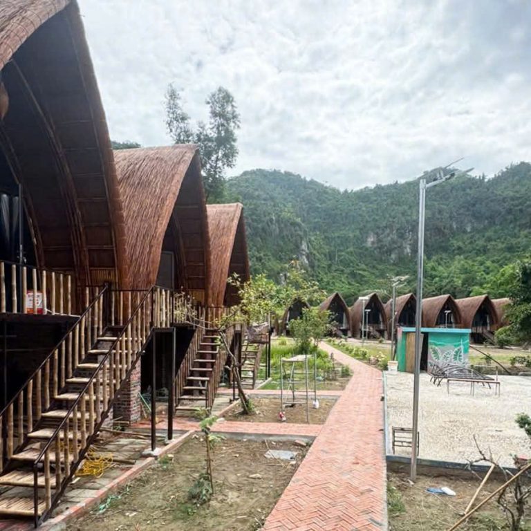 Thi công mái lá guột tại Quảng Ninh, Hải Phòng, Hải Dương Thi-cong-mai-la-guot-tai-Quang-Ninh-Hai-Phong-Hai-Duong